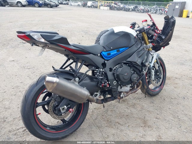 Suzuki GSX-R750 2015 JS1GR7MAXF2101571 Image 4