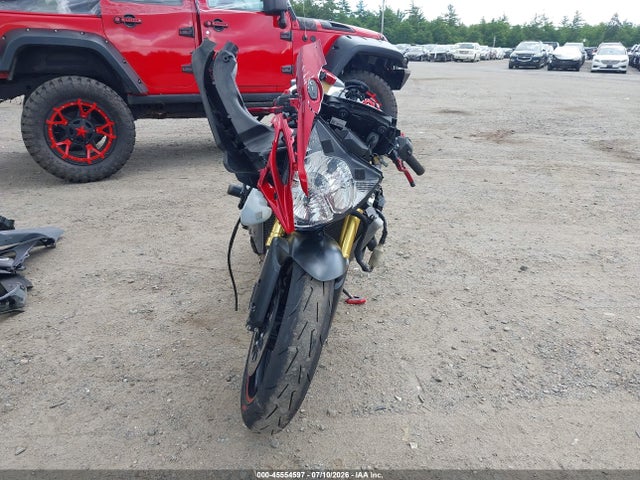 Suzuki GSX-R750 2015 JS1GR7MAXF2101571 Image 5