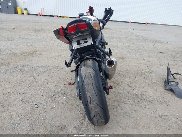 Suzuki GSX-R750 2015 JS1GR7MAXF2101571 Image 6
