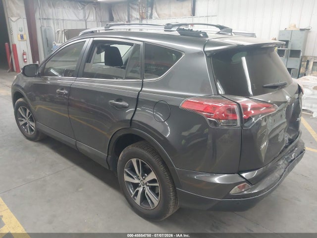 Toyota Rav4 Xle 2018 JTMWFREV2JJ738900 Image 3