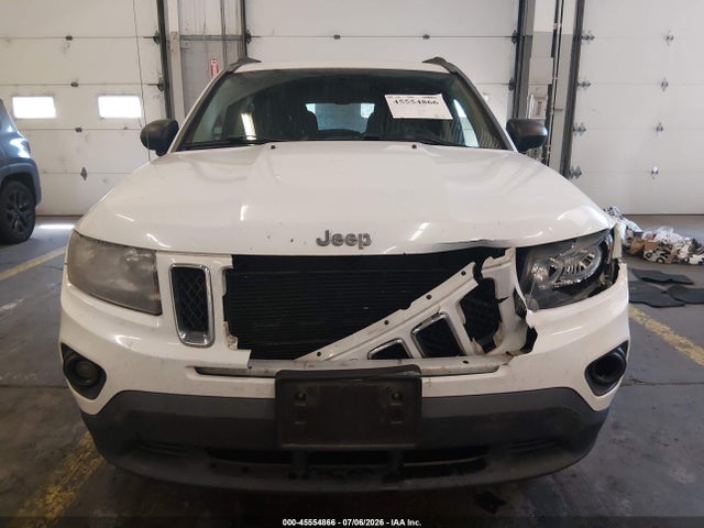 1C4NJDBB5FD332106 Jeep Compass Sport