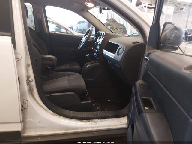 1C4NJDBB5FD332106 Jeep Compass Sport