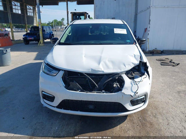 Продажа на аукционе авто 2024 Chrysler Pacifica Touring L, vin: 2C4RC1BG0RR151583, номер лота: 45554893