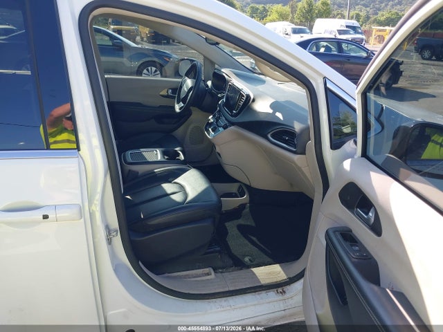Продажа на аукционе авто 2024 Chrysler Pacifica Touring L, vin: 2C4RC1BG0RR151583, номер лота: 45554893