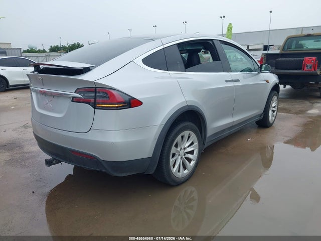 45554960 :رقم المزاد ، 5YJXCDE21HF078372 vin ، 2017 Tesla Model X 100d/75d/90d مزاد بيع
