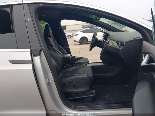 45554960 :رقم المزاد ، 5YJXCDE21HF078372 vin ، 2017 Tesla Model X 100d/75d/90d مزاد بيع