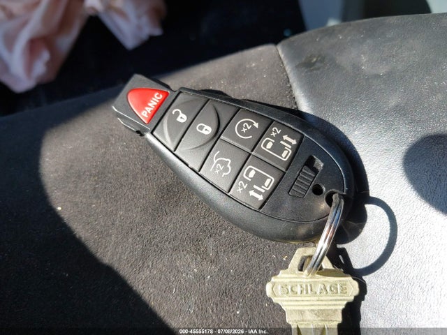 Продаж на аукціоні авто 2014 Chrysler Town & Country Touring-l 30th Anniversary, vin: 2C4RC1CG4ER364822, номер лоту: 45555178