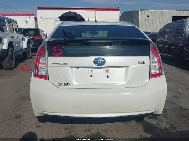 JTDKN3DU8F0396695 Toyota Prius Two