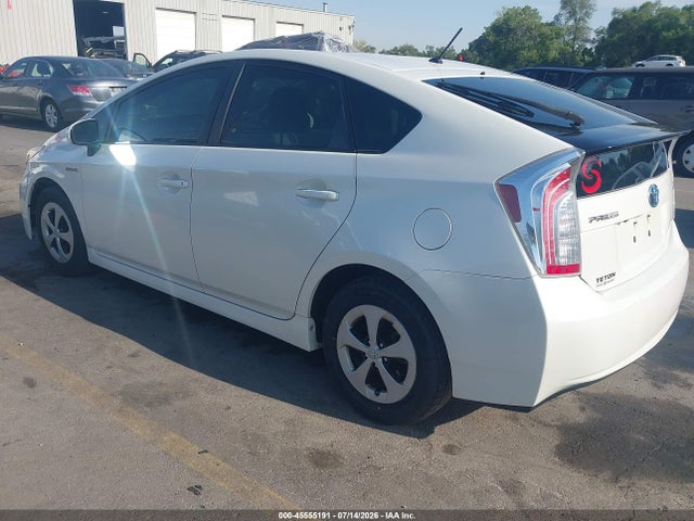 Toyota Prius Two 2015 JTDKN3DU8F0396695 Image 3