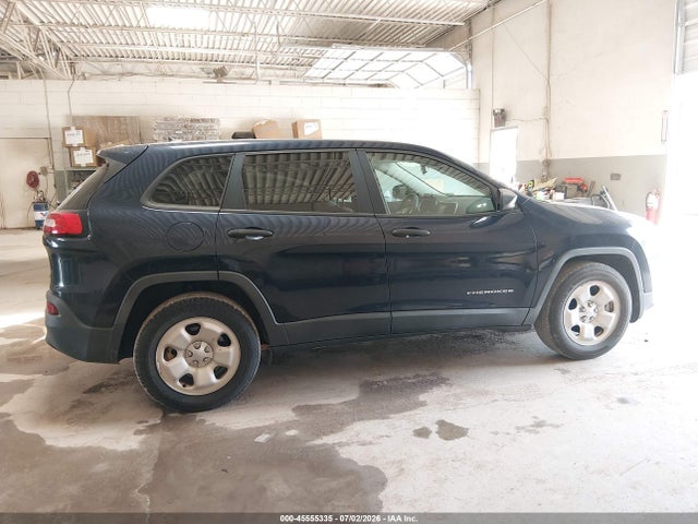 1C4PJMAB8GW313906 Jeep Cherokee Sport
