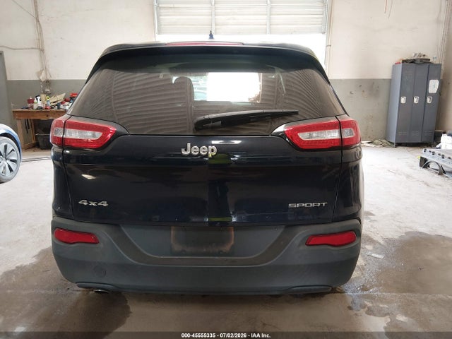 1C4PJMAB8GW313906 Jeep Cherokee Sport