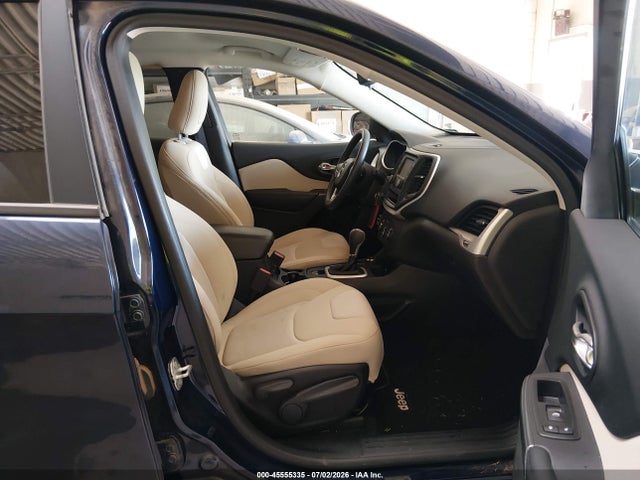 1C4PJMAB8GW313906 Jeep Cherokee Sport