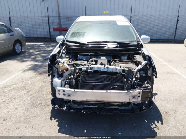 Toyota Prius V Two 2017 JTDZN3EU9HJ066204 Image 13