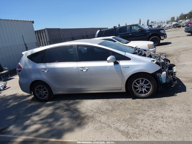 Toyota Prius V Two 2017 JTDZN3EU9HJ066204 Image 14