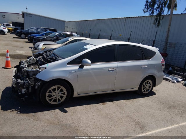 Toyota Prius V Two 2017 JTDZN3EU9HJ066204 Image 15