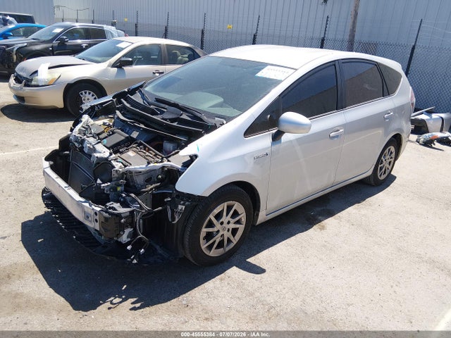 Toyota Prius V Two 2017 JTDZN3EU9HJ066204 Image 2