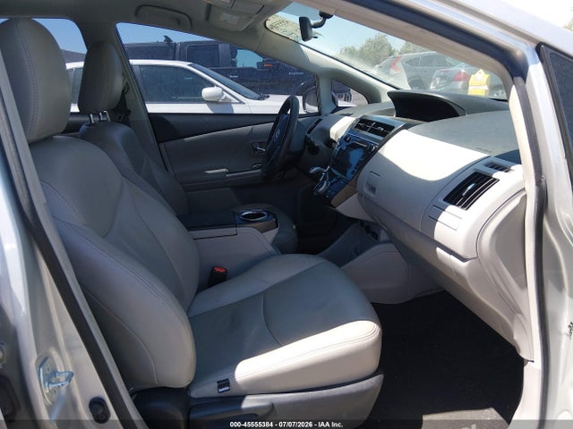 Toyota Prius V Two 2017 JTDZN3EU9HJ066204 Image 5