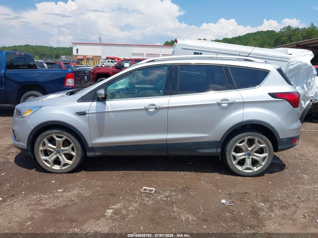 Продажа на аукционе авто 2019 Ford Escape Titanium, vin: 1FMCU0J94KUC31800, номер лота: 45555702