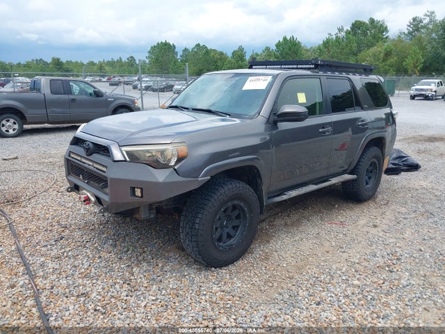 Toyota 4RUNNER SR5 2014 JTEBU5JR6E5165905 Image 2
