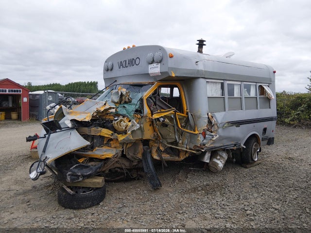 Продаж на аукціоні авто 2000 Ford E-350 Cutaway Standard, vin: 1FDSE35F0YHA48423, номер лоту: 45555991