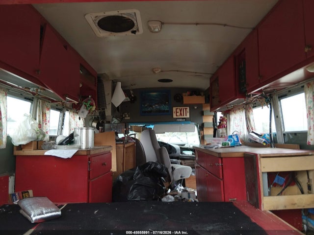 Продаж на аукціоні авто 2000 Ford E-350 Cutaway Standard, vin: 1FDSE35F0YHA48423, номер лоту: 45555991