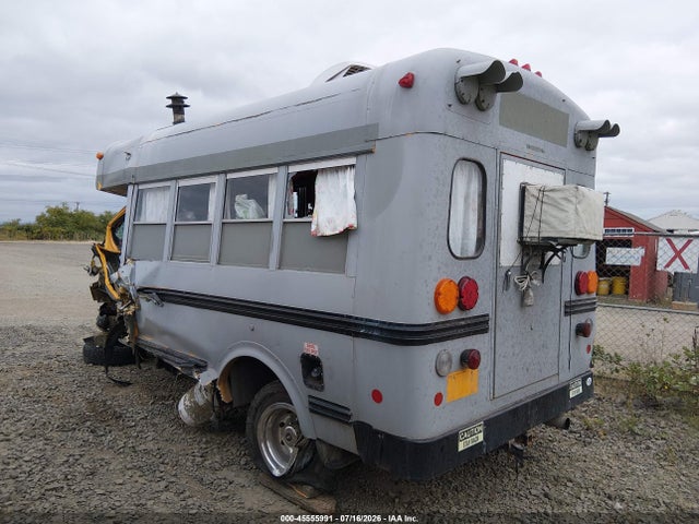Продаж на аукціоні авто 2000 Ford E-350 Cutaway Standard, vin: 1FDSE35F0YHA48423, номер лоту: 45555991