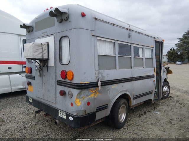 Продаж на аукціоні авто 2000 Ford E-350 Cutaway Standard, vin: 1FDSE35F0YHA48423, номер лоту: 45555991