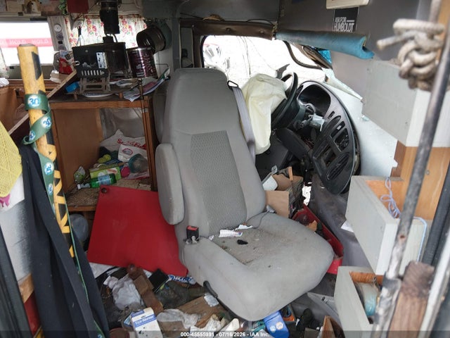 Продаж на аукціоні авто 2000 Ford E-350 Cutaway Standard, vin: 1FDSE35F0YHA48423, номер лоту: 45555991