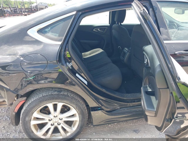 Auction sale of the 2015 Chrysler 200 Limited, vin: 1C3CCCAB2FN674642, lot number: 45556114