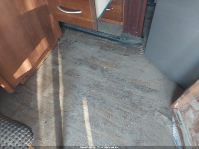 45556133 :رقم المزاد ، 5ZT3WCYB2GG000228 vin ، 2016 Forest River Wildcat مزاد بيع