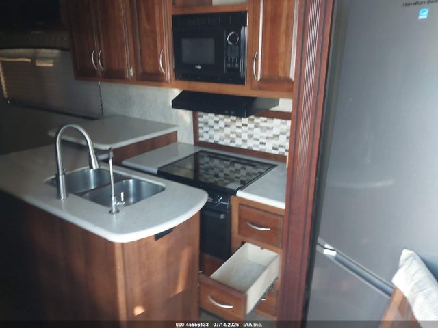 45556133 :رقم المزاد ، 5ZT3WCYB2GG000228 vin ، 2016 Forest River Wildcat مزاد بيع