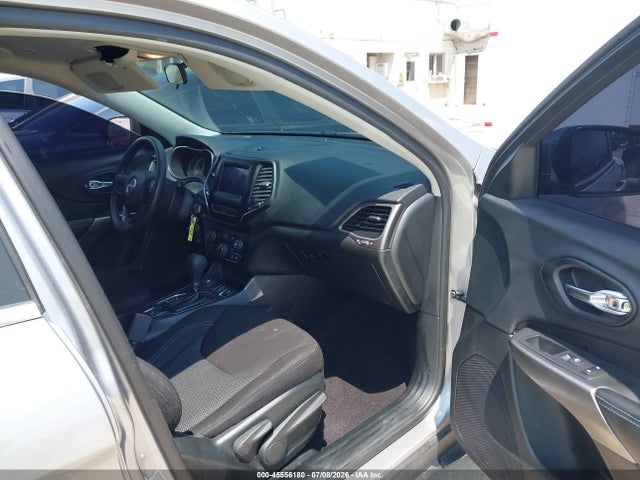 2019 Jeep Cherokee Latitude 4x4 მანქანა იყიდება აუქციონზე, vin: 1C4PJMCB3KD250411, აუქციონის ნომერი: 45556180