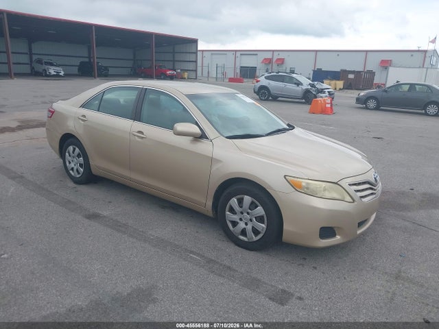45556188 :رقم المزاد ، 4T1BF3EK7AU086903 vin ، 2010 Toyota Camry Le مزاد بيع