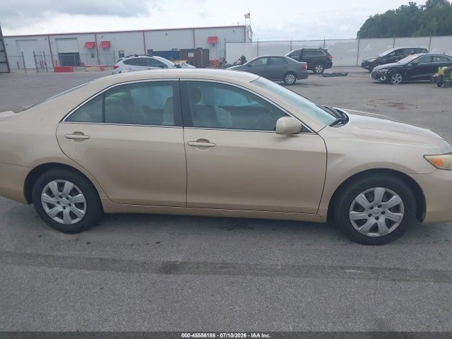 2010 Toyota Camry Le მანქანა იყიდება აუქციონზე, vin: 4T1BF3EK7AU086903, აუქციონის ნომერი: 45556188
