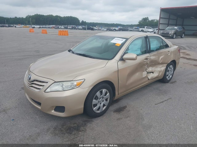 2010 Toyota Camry Le მანქანა იყიდება აუქციონზე, vin: 4T1BF3EK7AU086903, აუქციონის ნომერი: 45556188