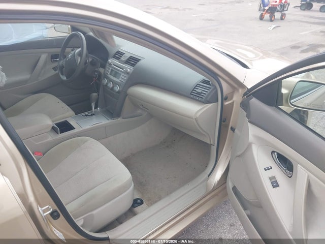 2010 Toyota Camry Le მანქანა იყიდება აუქციონზე, vin: 4T1BF3EK7AU086903, აუქციონის ნომერი: 45556188