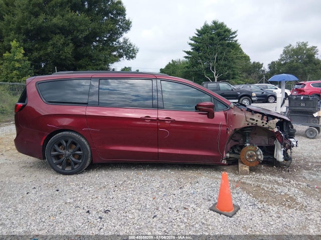 Chrysler Pacifica Limited 2019 2C4RC1GG0KR570239 Image 13