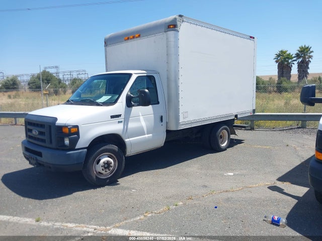 Ford E-350 Cutaway 2016 1FDWE3FL3GDC15725 Image 2