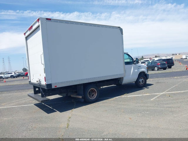 Ford E-350 Cutaway 2016 1FDWE3FL3GDC15725 Image 4