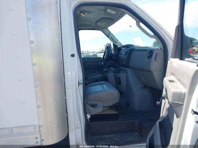 Ford E-350 Cutaway 2016 1FDWE3FL3GDC15725 Image 5
