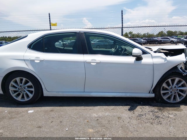 45556279 :رقم المزاد ، 4T1C11AKXPU091714 vin ، 2023 Toyota Camry Le مزاد بيع