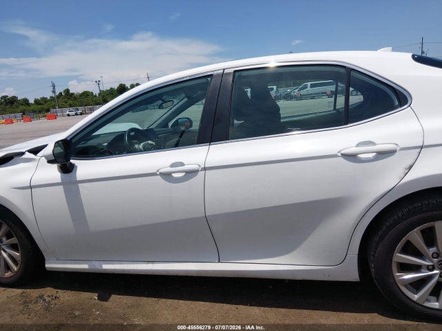 45556279 :رقم المزاد ، 4T1C11AKXPU091714 vin ، 2023 Toyota Camry Le مزاد بيع