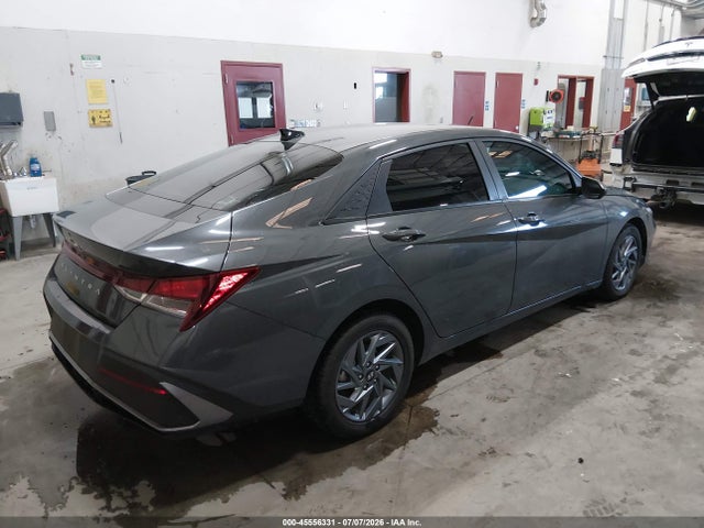KMHLM4DGXRU664565 Hyundai ELANTRA SEL