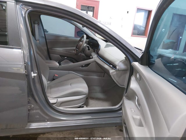 KMHLM4DGXRU664565 Hyundai ELANTRA SEL