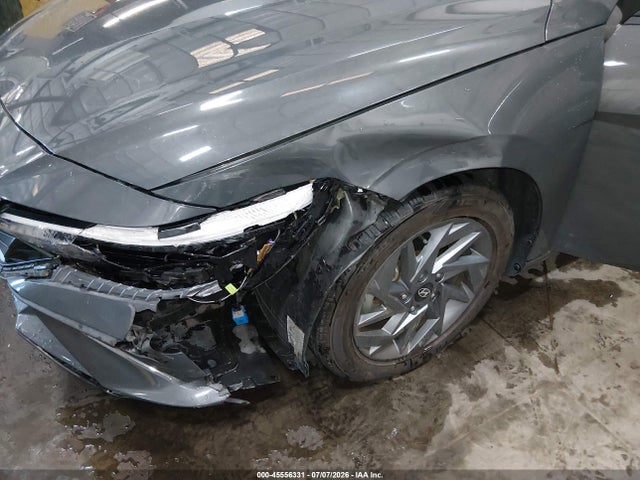 KMHLM4DGXRU664565 Hyundai ELANTRA SEL