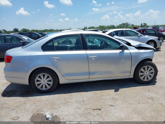 2014 Volkswagen Jetta 2.0l S მანქანა იყიდება აუქციონზე, vin: 3VW2K7AJ3EM257500, აუქციონის ნომერი: 45556411