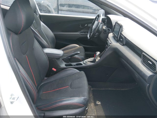 2019 Hyundai Veloster 2.0 Premium მანქანა იყიდება აუქციონზე, vin: KMHTG6AF8KU012595, აუქციონის ნომერი: 45556539