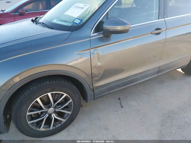 3VV3B7AX6KM195177 Volkswagen Tiguan 2.0t Se/2.0t Sel/2.0t Sel R-line/2.0t Sel R-line Black