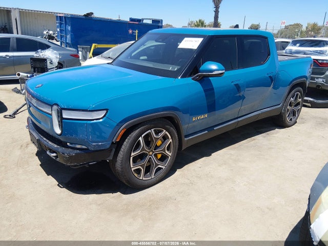 Rivian R1t Adventure 2022 7FCTGAAAXNN006415 Image 2