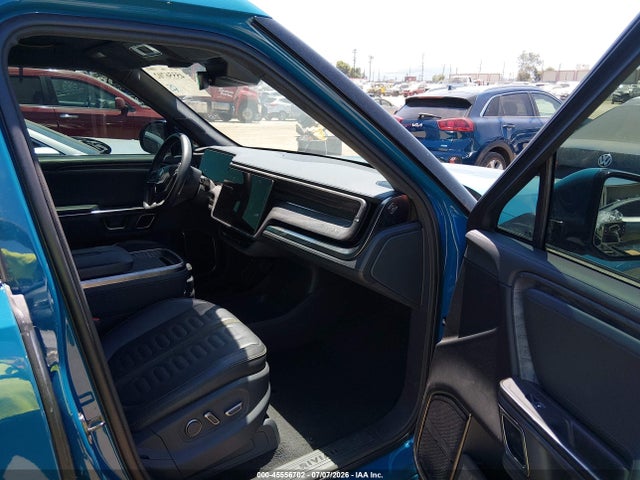 Rivian R1t Adventure 2022 7FCTGAAAXNN006415 Image 5